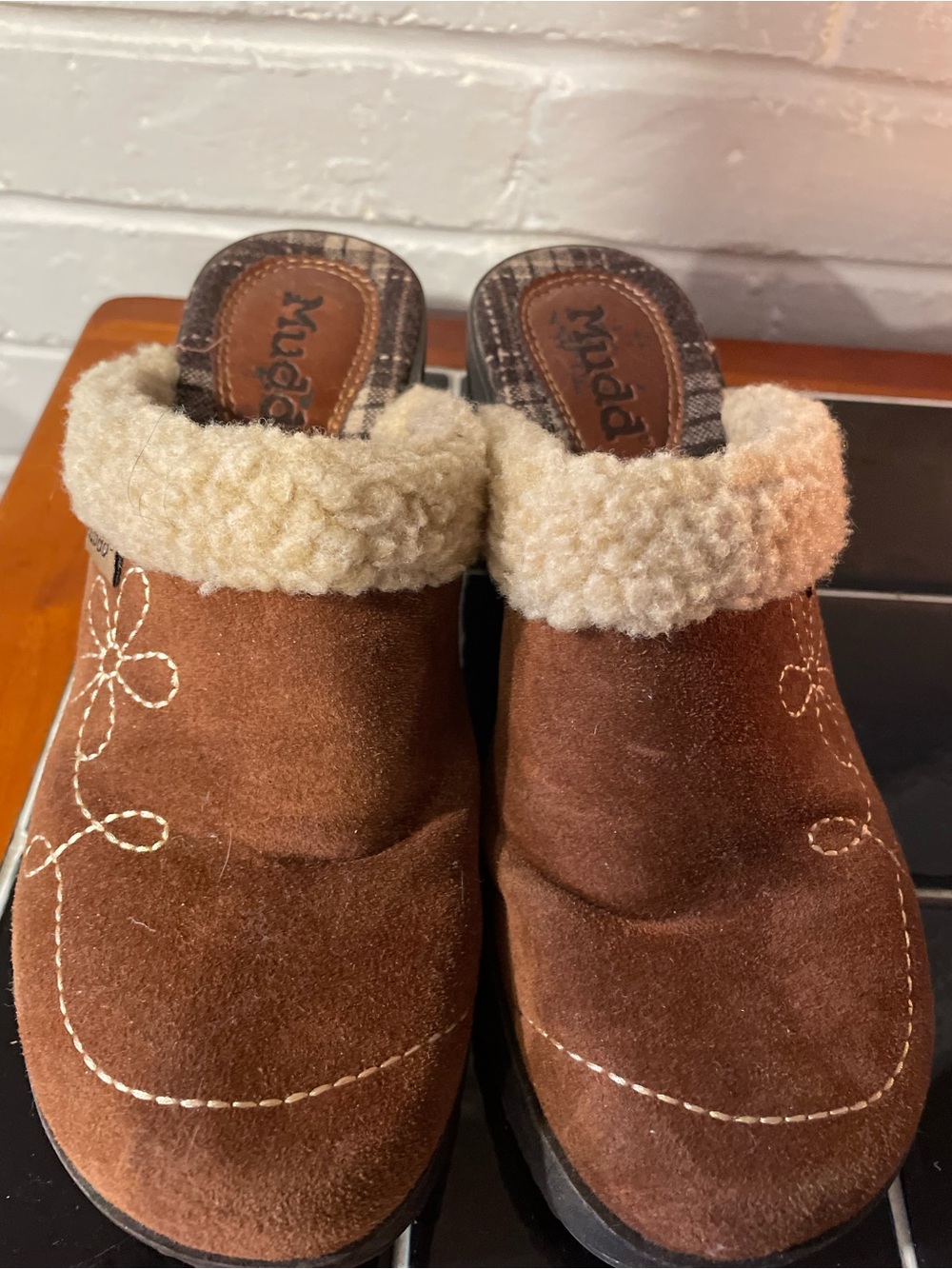 MUDD Suede boho vibe clogs 
SIZE 6.5-7